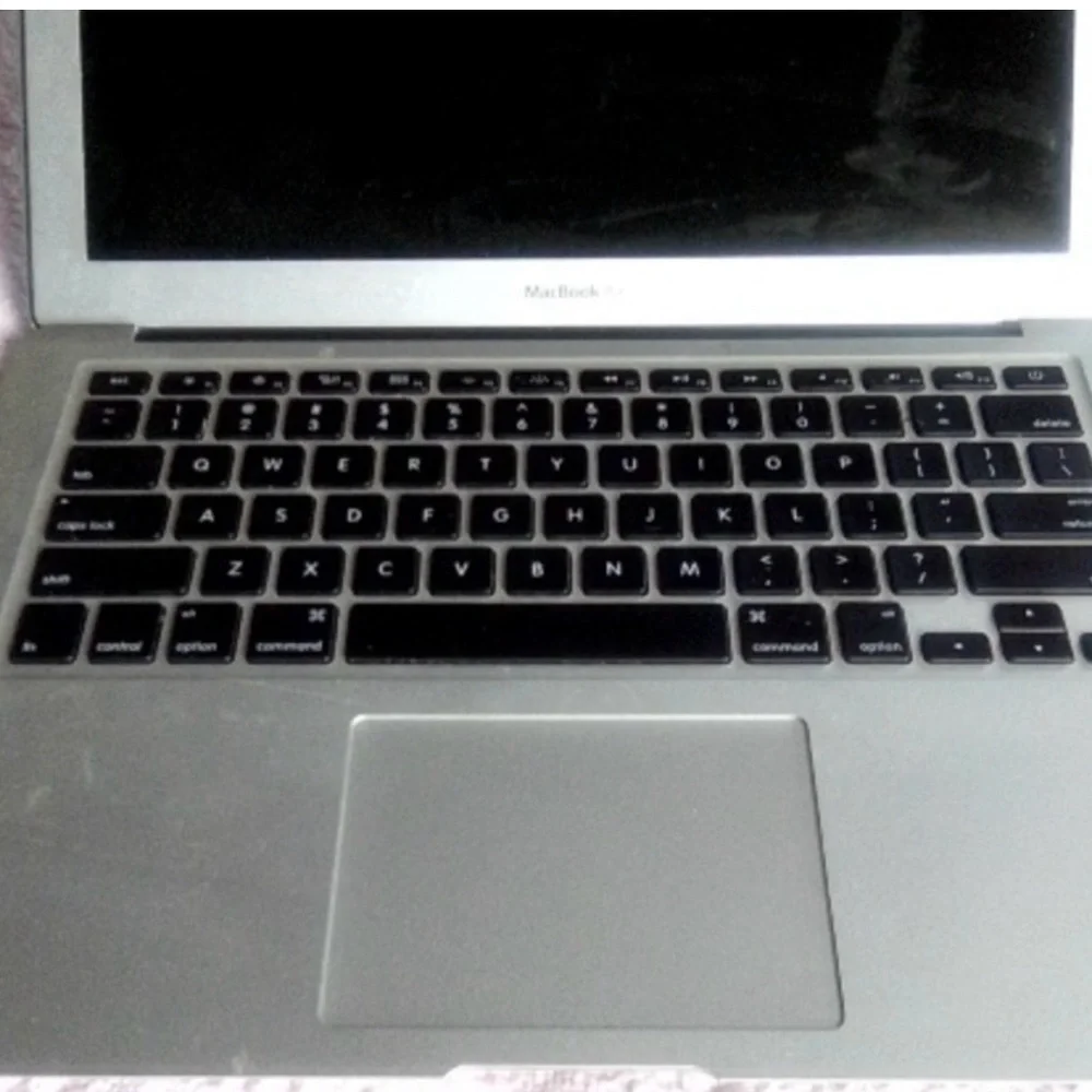 2014 MacBook Air Apple laptop